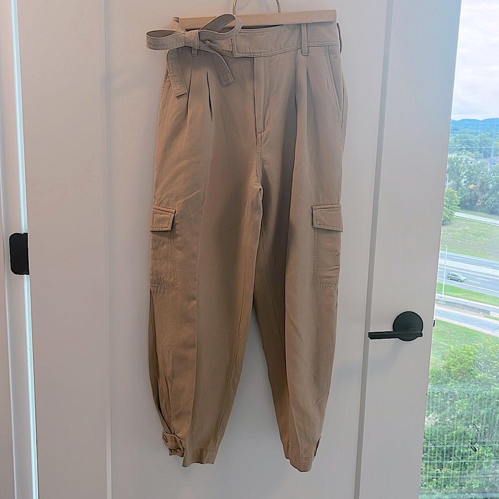 Banana Republic Tapered Cargo Utility Trouser Paper Bag Pant Women’s Size 2 EUC